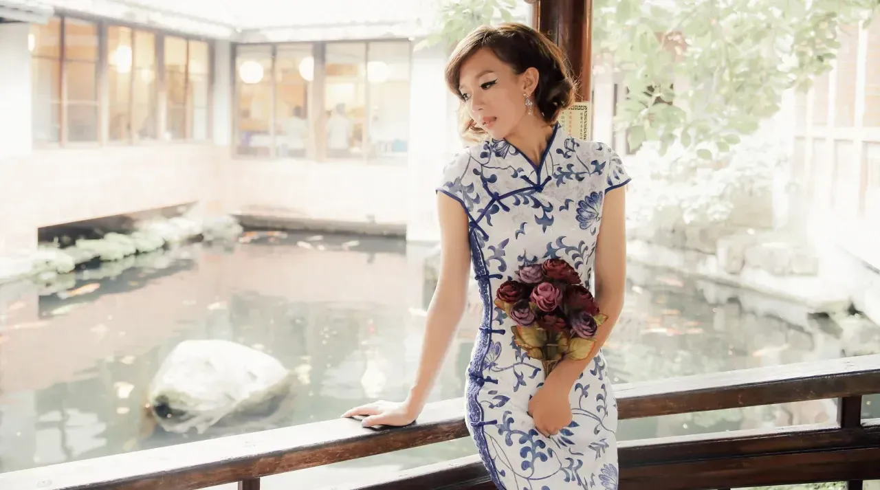 The Glamour of Shanghai: The History of the Qipao